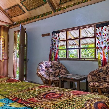 Kalitusi Nature Resort Fort Portal Екстериор снимка