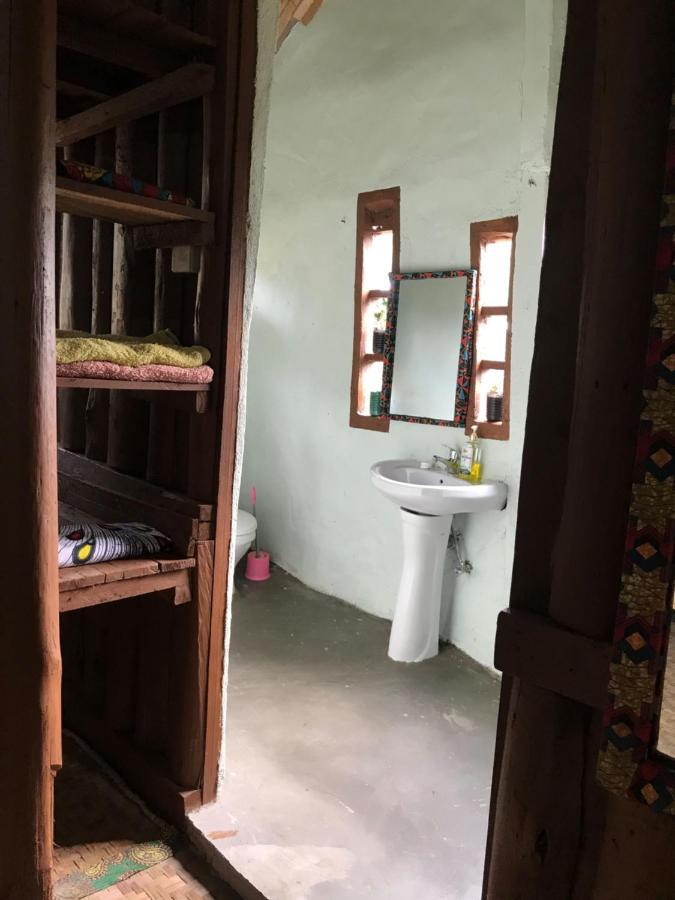 Kalitusi Nature Resort Fort Portal Екстериор снимка