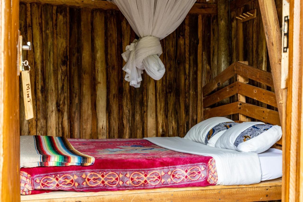 Kalitusi Nature Resort Fort Portal Екстериор снимка