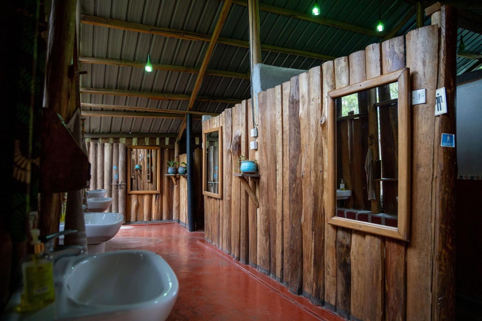 Kalitusi Nature Resort Fort Portal Екстериор снимка